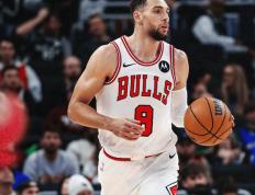 开云体育下载-公牛主场击败魔术，拉文贡献全面表现