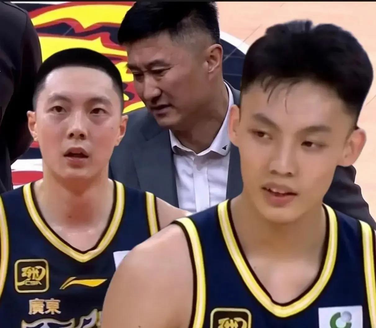 开云体育下载-上海男篮青黄不接，球迷呼吁支持球队的简单介绍