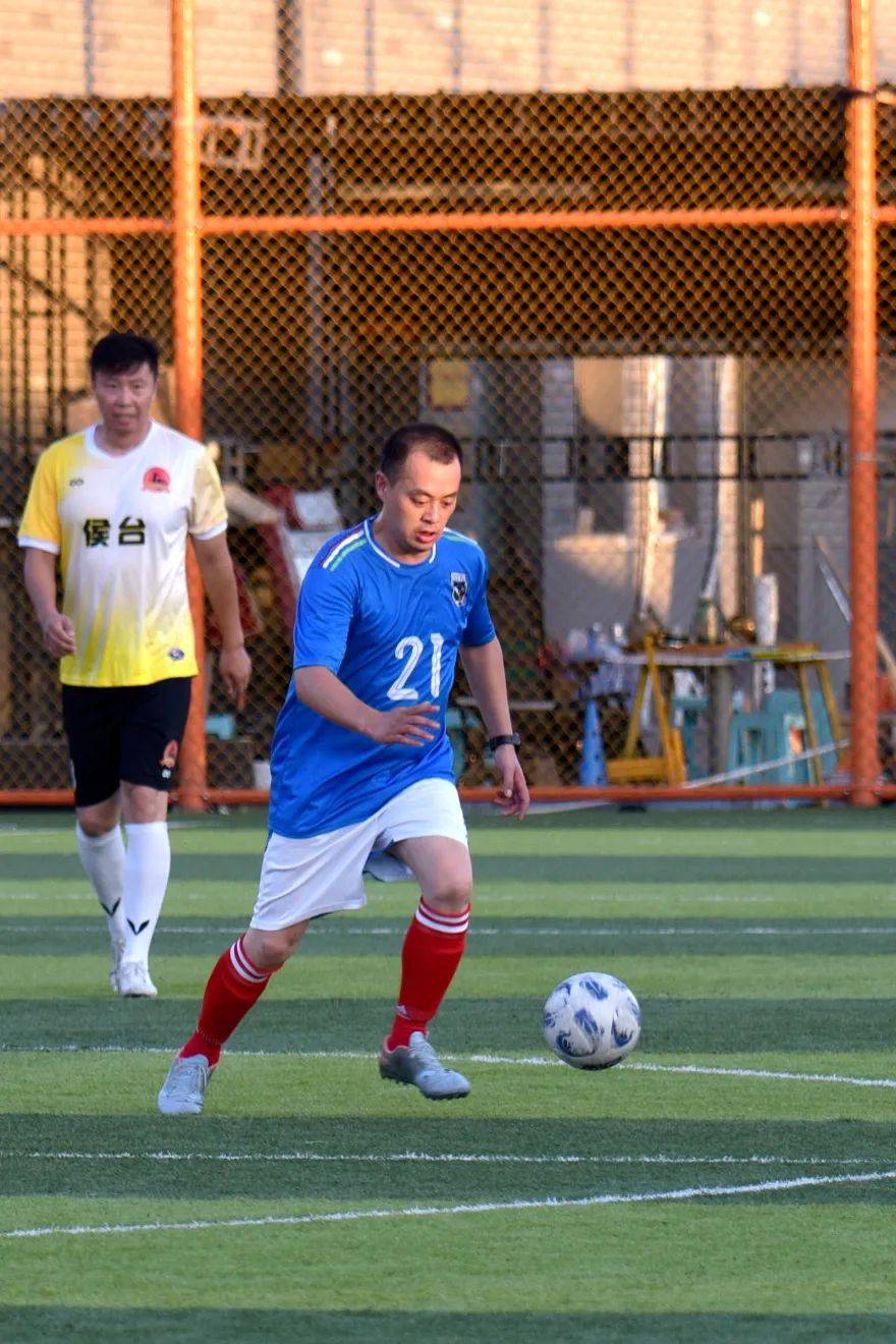 开云体育平台APP-防守稳固攻势犀利，实现踢球之美赢得掌声的简单介绍