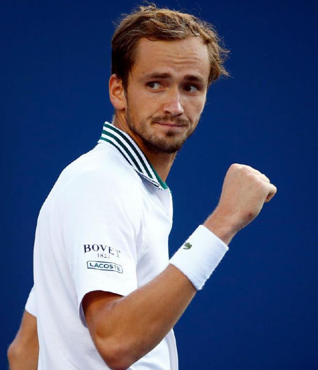 开云体育入口-PSG鏖战CLG，Ming极限生还后反打峡谷大战小组赛，强势挺进下一轮的简单介绍