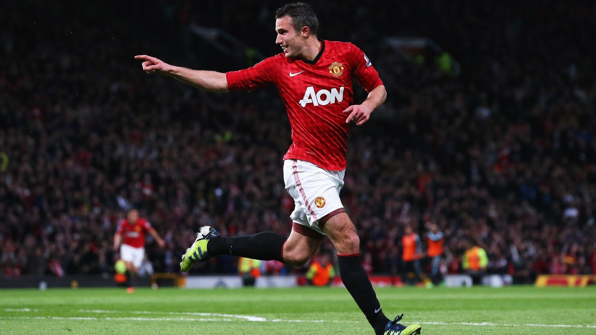 开云体育官方网站-速度与对抗的平行宇宙，当F1街道赛的啸叫遇见CBA的肌肉碰撞