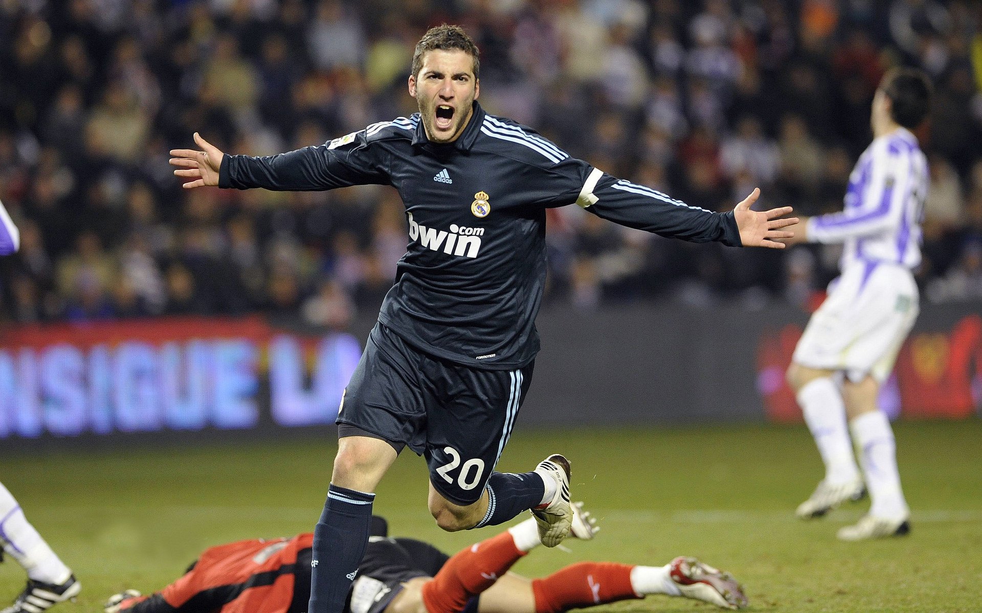 开云体育登录-时空割裂的胜利日,国王碾碎浙江堡垒之夜,布伦森在麦迪逊重写史诗